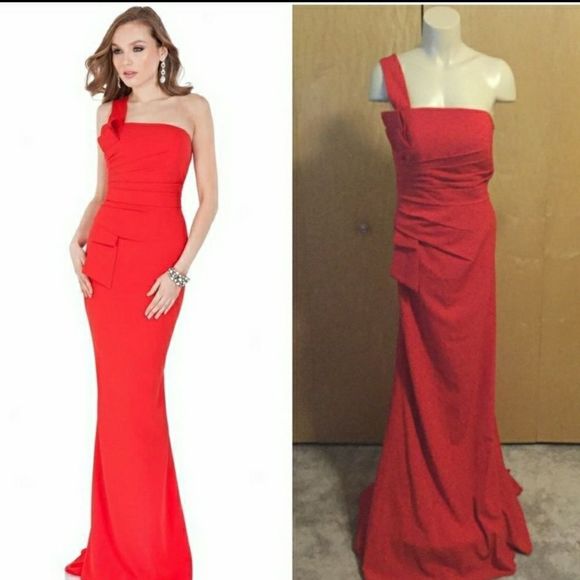 Terani one Shoulder straight Neck Column Gown - Picture 8 of 9